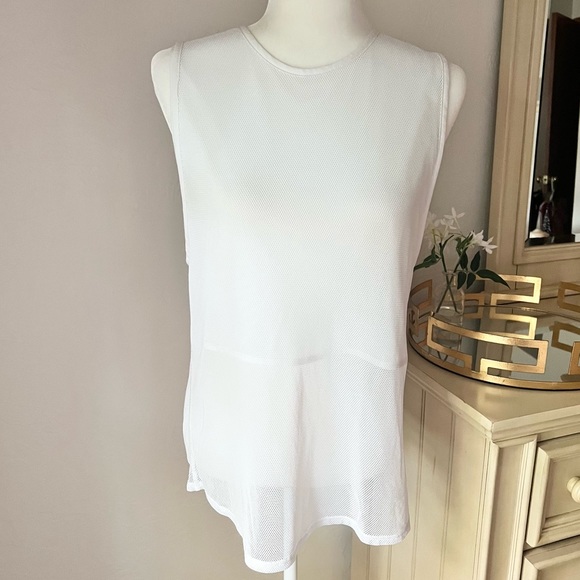 Lululemon Athletica || Mesh on Mesh Tank - Picture 7 of 11